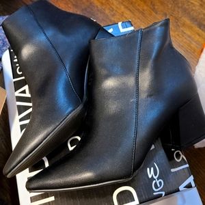 Wild Dive PU leather pointy ankle boots